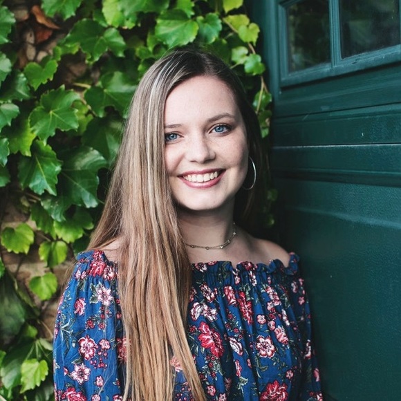 Meet your Posher, Ashley - Picture 1 of 1